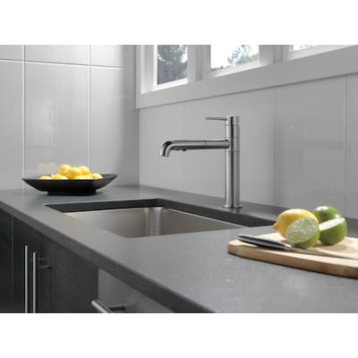 Delta Pull-Out Kitchen Faucet 6