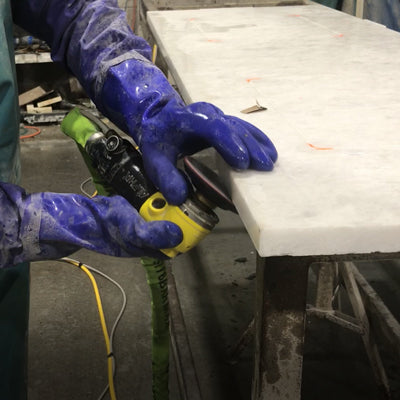 Alpha Tools PSP-158 pneumatic stone polisher with 5/8”-11 spindle, featuring a compact design for polishing surfaces. 1