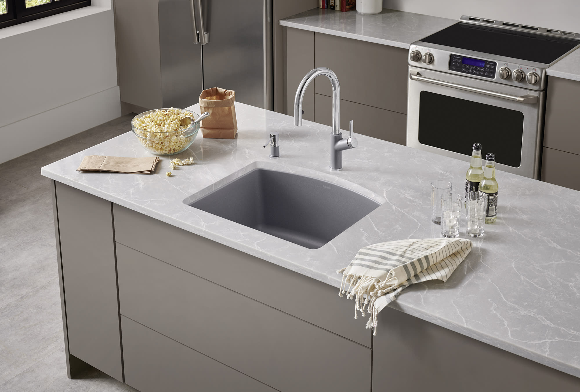 Blanco Urbena Pull-Down Kitchen Faucet 12