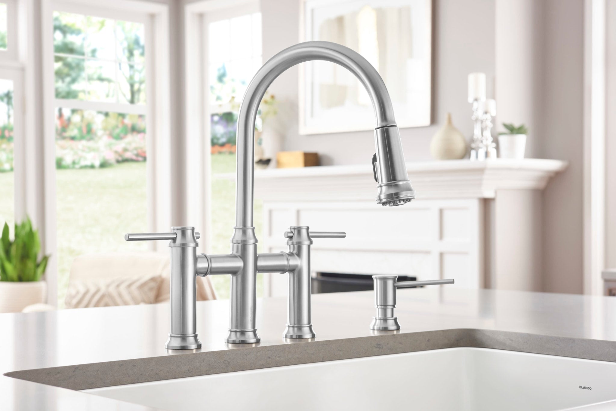 Blanco Empressa Pull-Down Bridge Kitchen Faucet 10