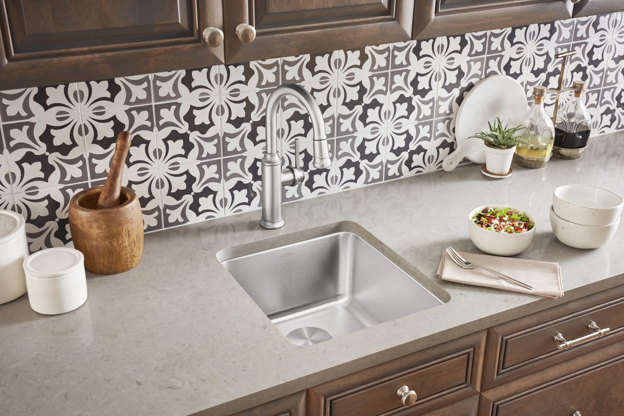 Blanco Empressa Pull-Down Bar Faucet 10