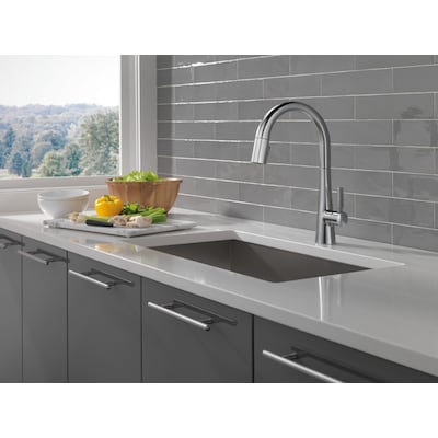 Delta Pull-Down Kitchen Faucet 6