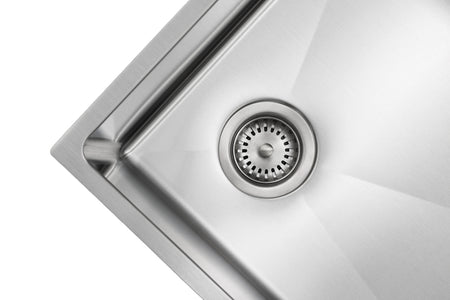 Master Chef -  Amiens Right Drain Stainless Steel UM Sink RADIAL CORNER 31-1/2' x 18-1/2' x 9' 6