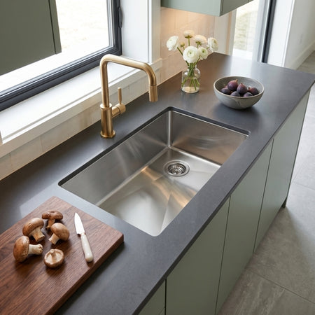 Master Chef -  Amiens Right Drain Stainless Steel UM Sink RADIAL CORNER 31-1/2' x 18-1/2' x 9' 2
