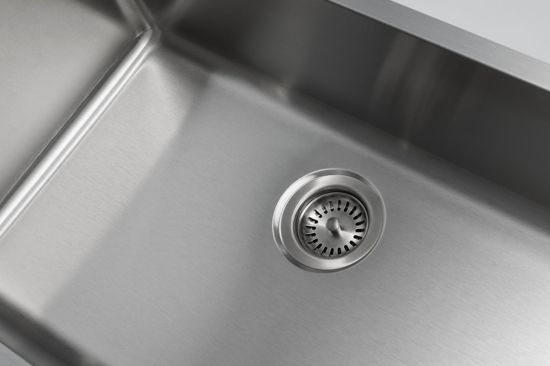 Jade- A 1mber 18 Gauge Single Bowl Undermount Kitchen Sink, Radial Corners, 27x18x9 5