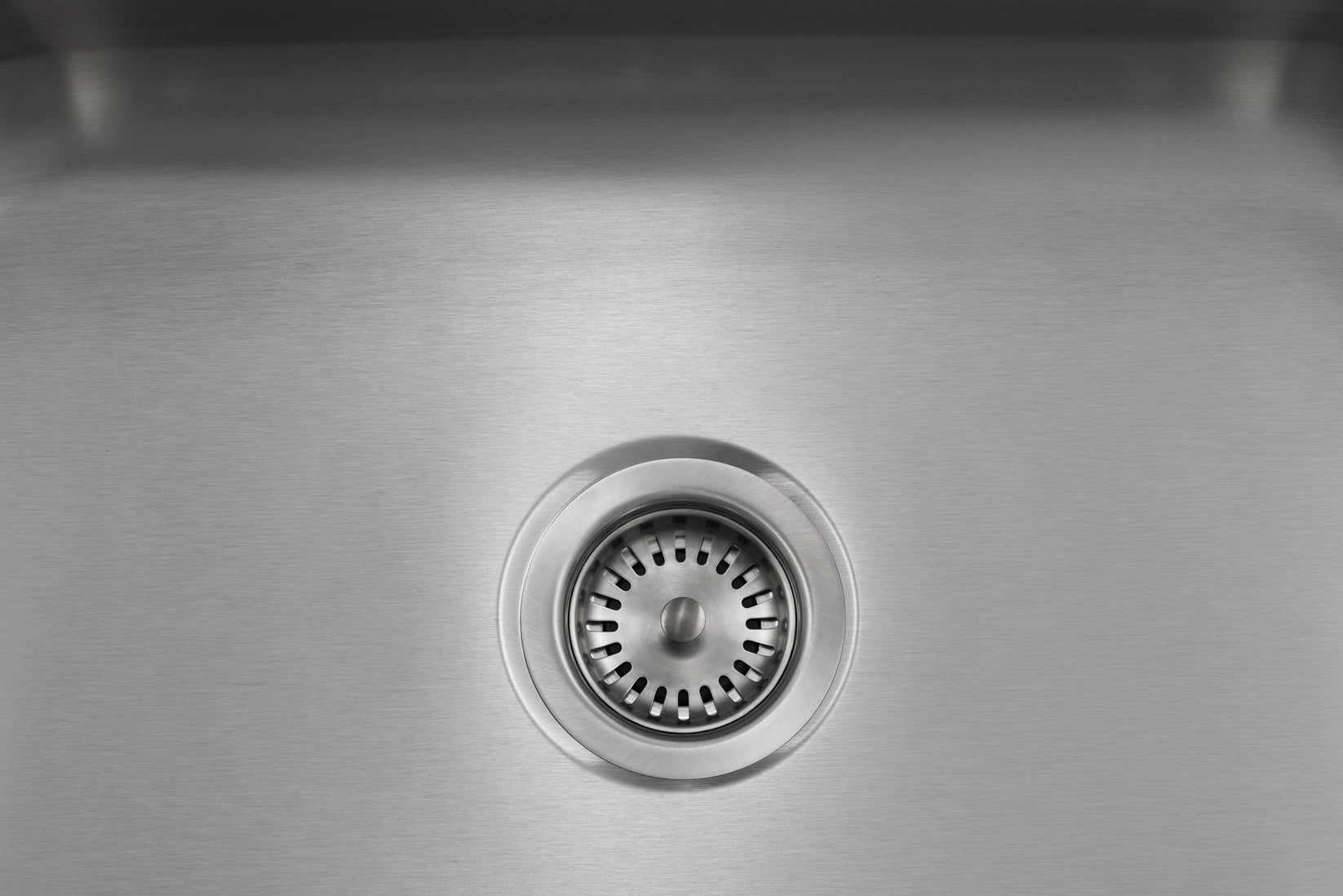 Liberty-Tulsa 27 18 Gauge Single Bowl Undermount Kitchen Sink, Radial Corners, 27x18x9 4
