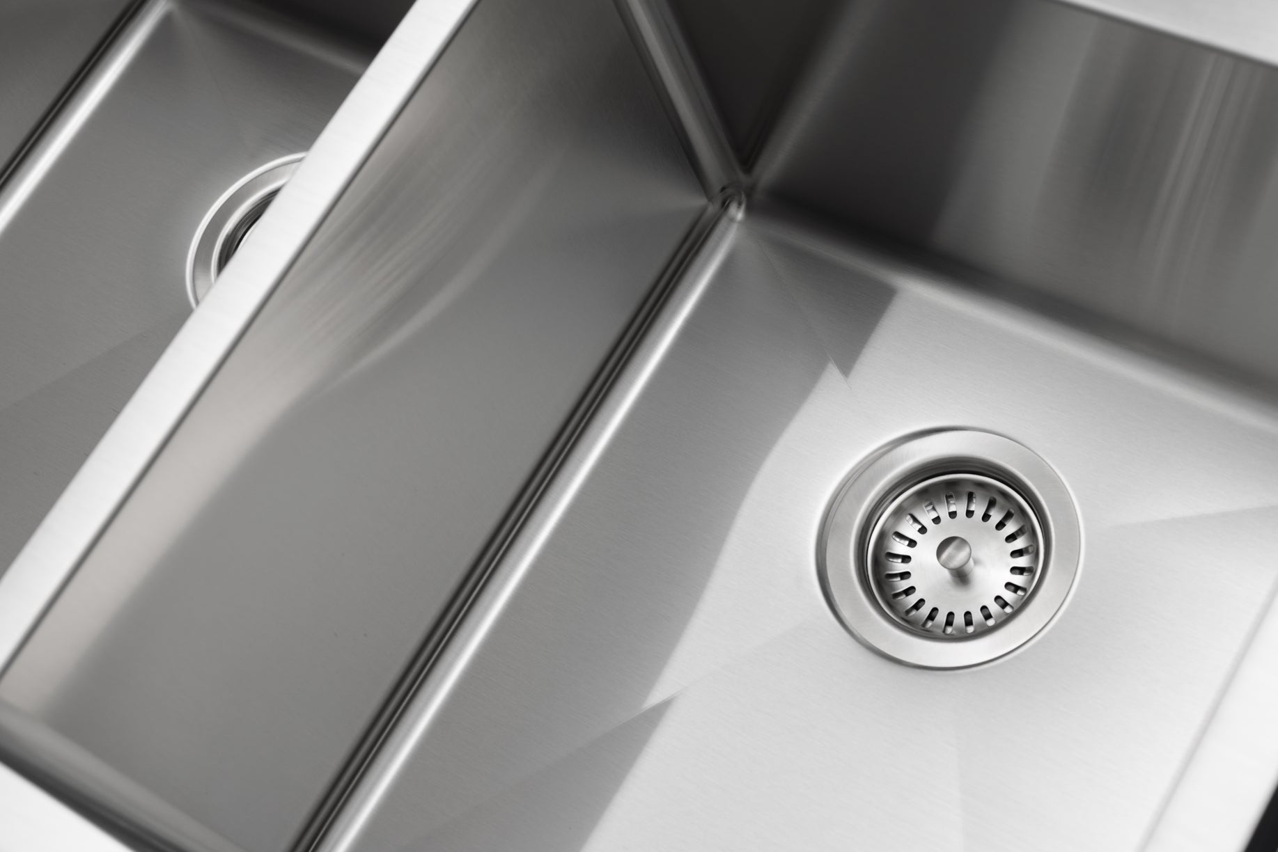 Master Chef - Bordeaux Radial  Culinary Style Stainless Steel Kitchen Sink Double/Equal Bowl UM RADIAL CORNERS 6