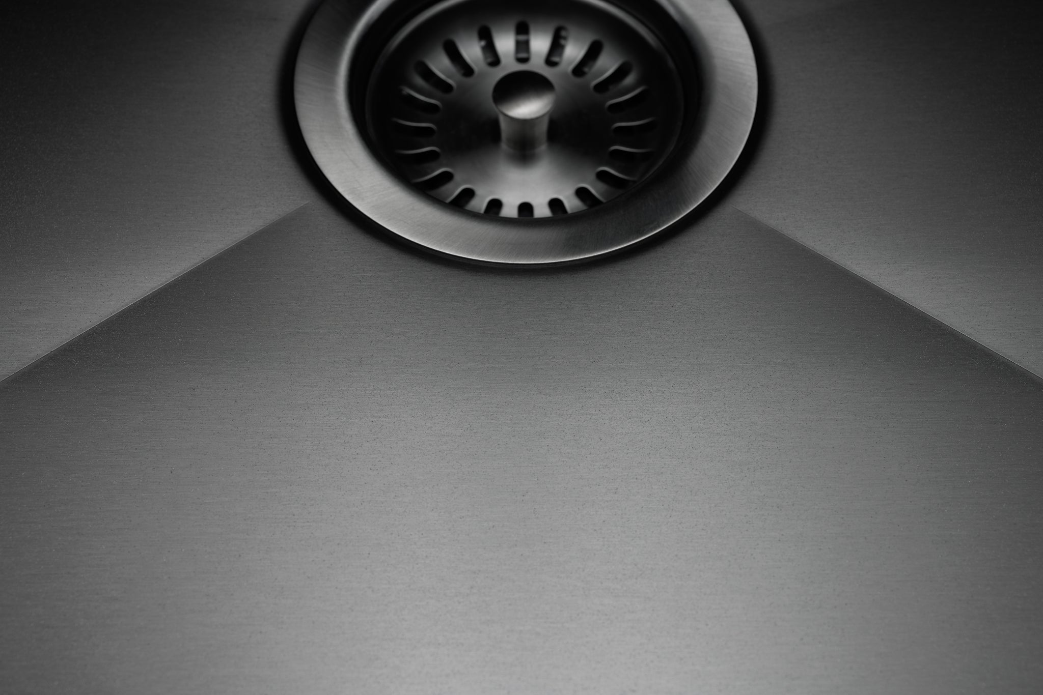 Master Chef- Versailles 32 Radial in GunMetal Black-Culinary Style Stainless Steel Radial Kitchen Sink 6
