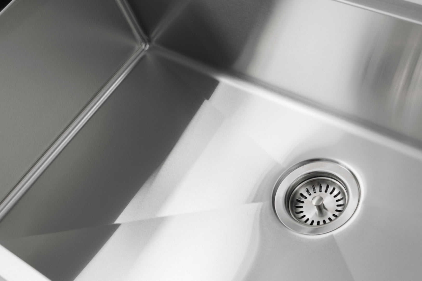 Master Chef - Versailles 32  UM Large Single Bowl Culinary Sink 32x19x10 (15 G) SQUARE 90 DEGREE CORNERS 5