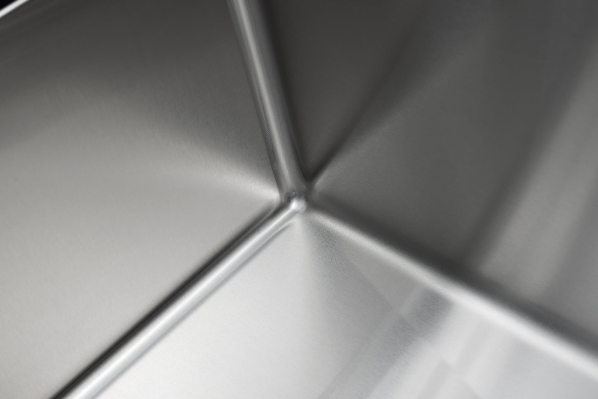 Master Chef - Versailles 32  UM Large Single Bowl Culinary Sink 32x19x10 (15 G) SQUARE 90 DEGREE CORNERS 2