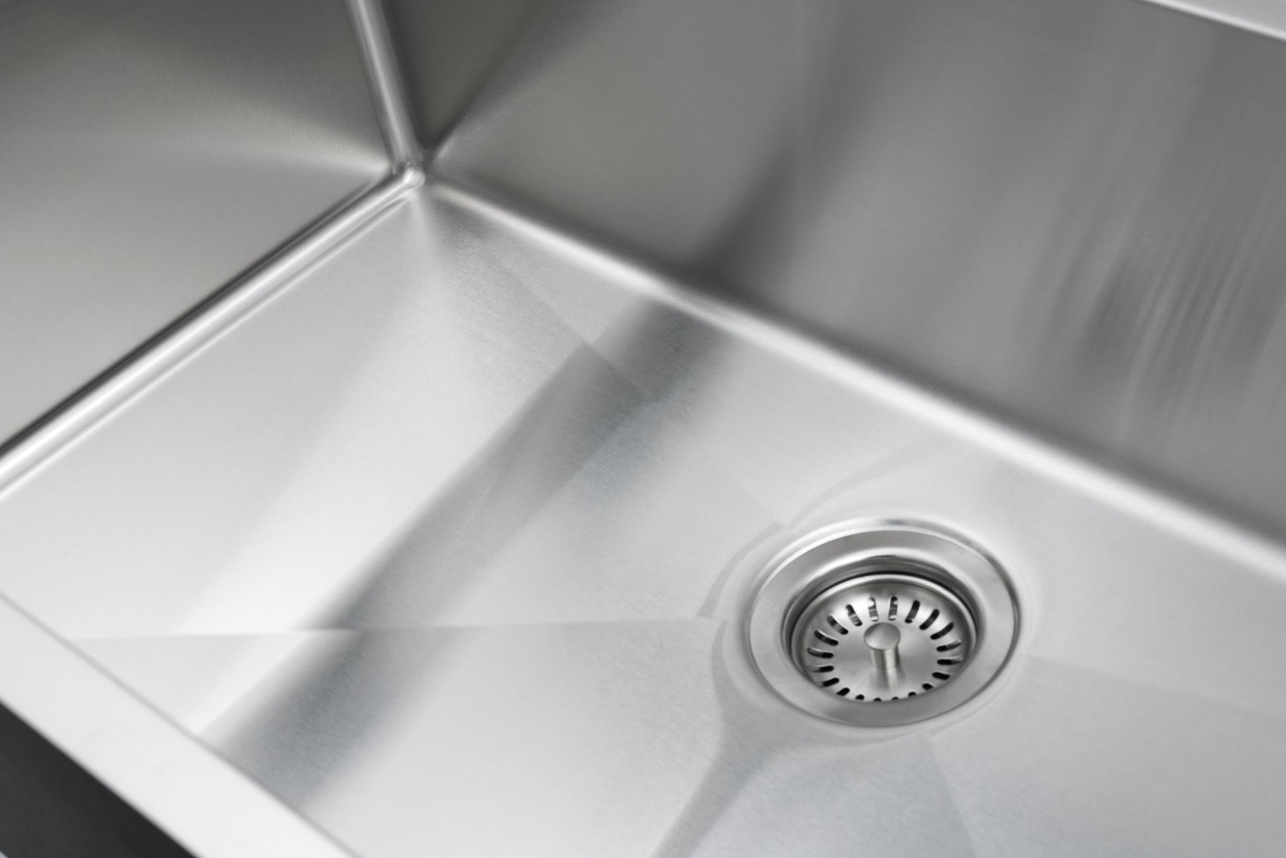 Master Chef - Versailles 32  UM Large Single Bowl Culinary Sink 32x19x10 (15 G) SQUARE 90 DEGREE CORNERS 4
