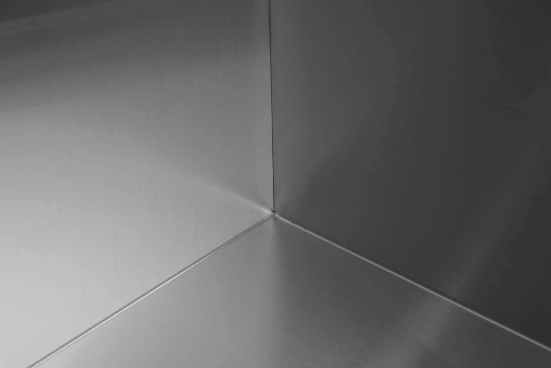 Master Chef-Versailles 32 Workstation Square corner, 15 gauge, rear center drain-Includes Colander, cutting board, rolling rack, and sink grid 6